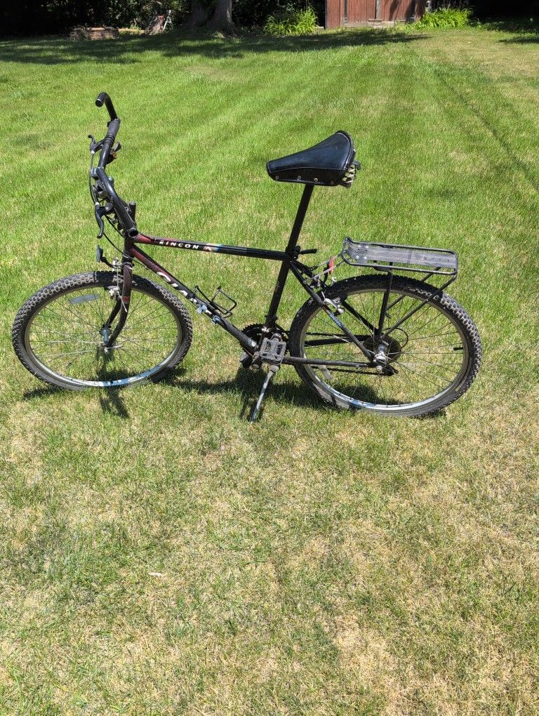 Giant Bike, Bicycle, 26-in Tires, Long Seat Post, 19-in Frame