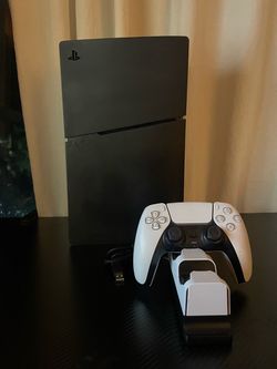 PS5 Slim Disc Edition – Black Cover – w/ Controller & Charging Stand