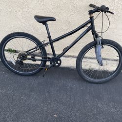 Retrospec Dart 24” Hybrid Bike, Shimano 7-Speed, Hand Brakes,Front Shocks, Great Condition