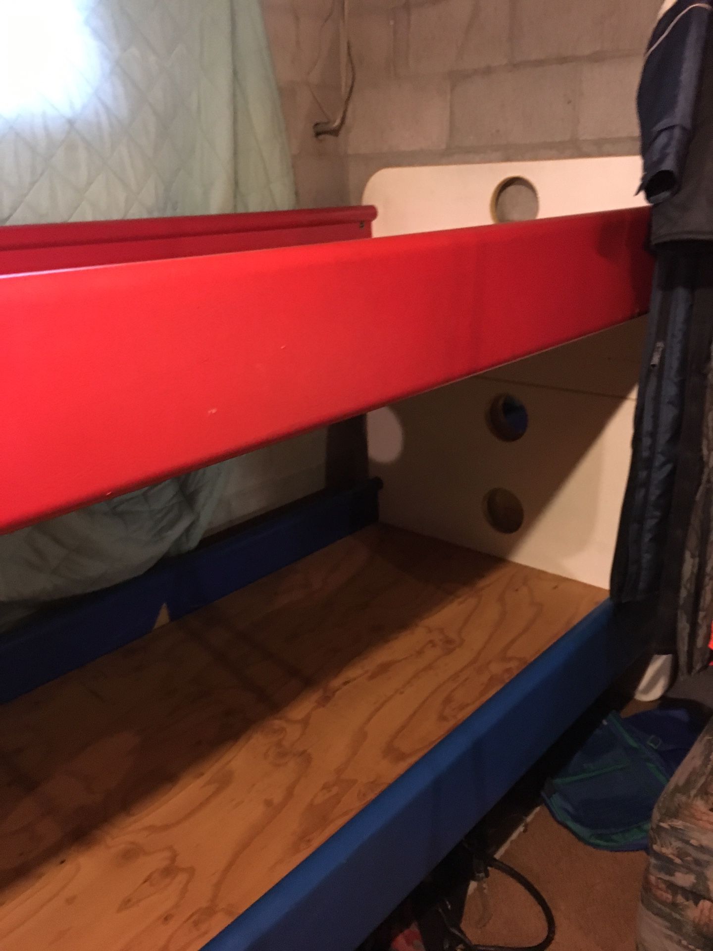 Bunkbeds with mattresses