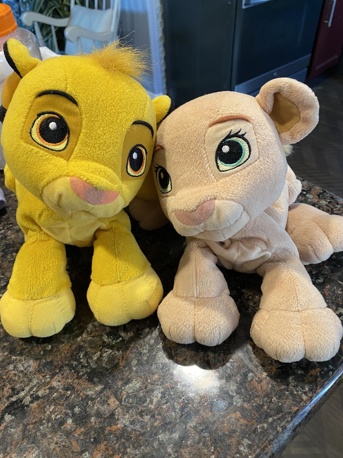 Nala and simba kissing stuffed animal cheap
