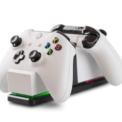 PowerA Charging Station for Xbox One - White New in box