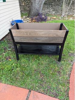 Keter Darwin 29 Gallon Raised Garden Bed and Self Watering Planter Box