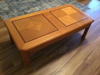 Lift top Table/ 2 Matching End Tables