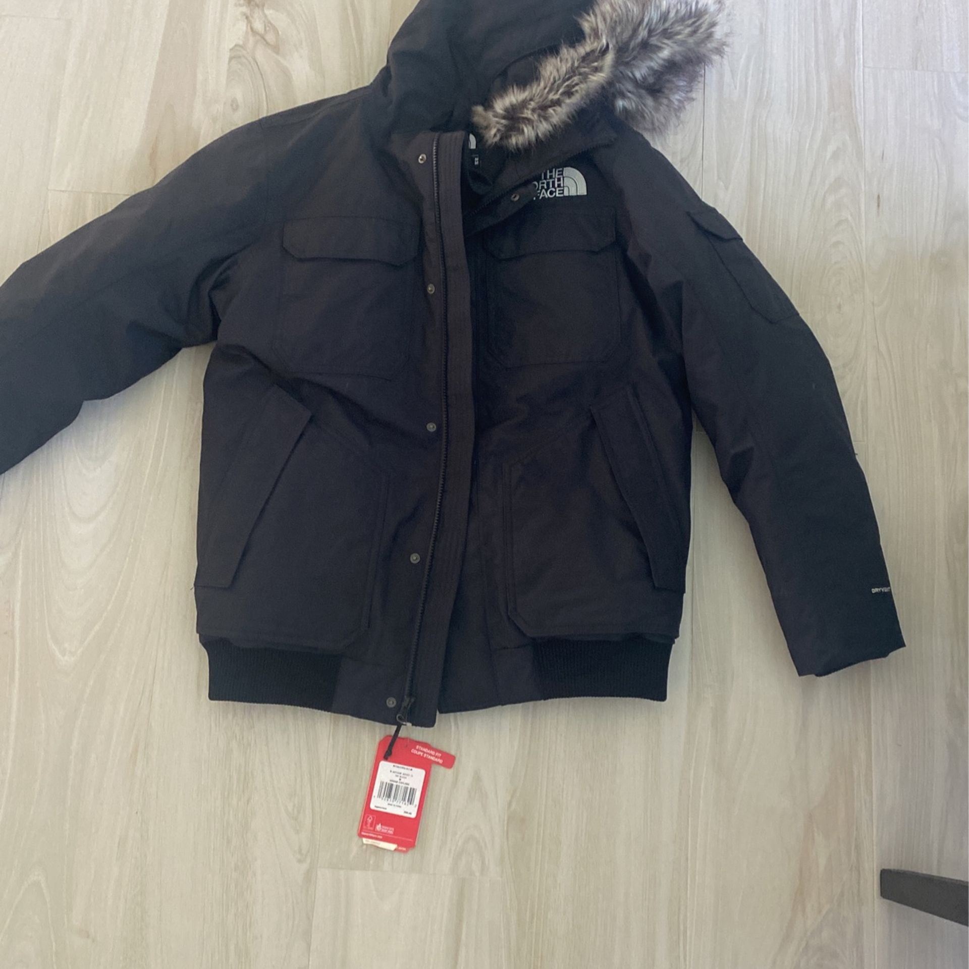 New North Face Men’s Winter Jacket Medium