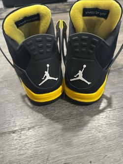 Jordan 4 yellow thunders