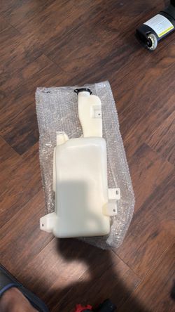 2006 Chevy Tahoe coolant reservoir