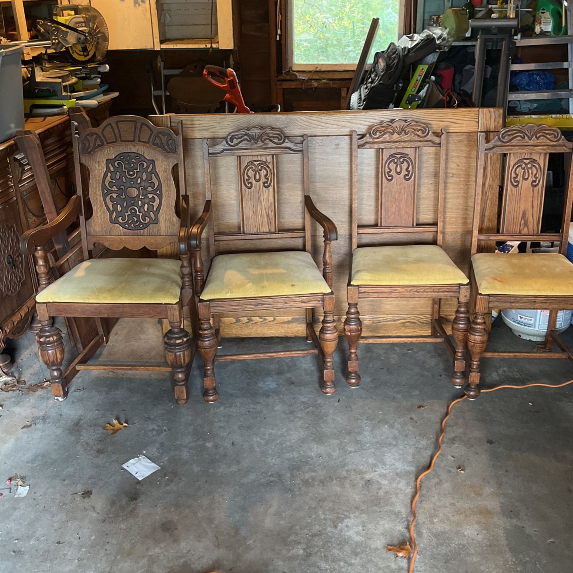 Older Dinning Room Table And Chairs