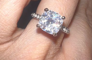 💍Brand New S925 Sterling Silver Cushion Cut Ring - CZ Stones ✨💍Size 7💍