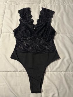Black Lace scalloped V-Neck Bodysuit
