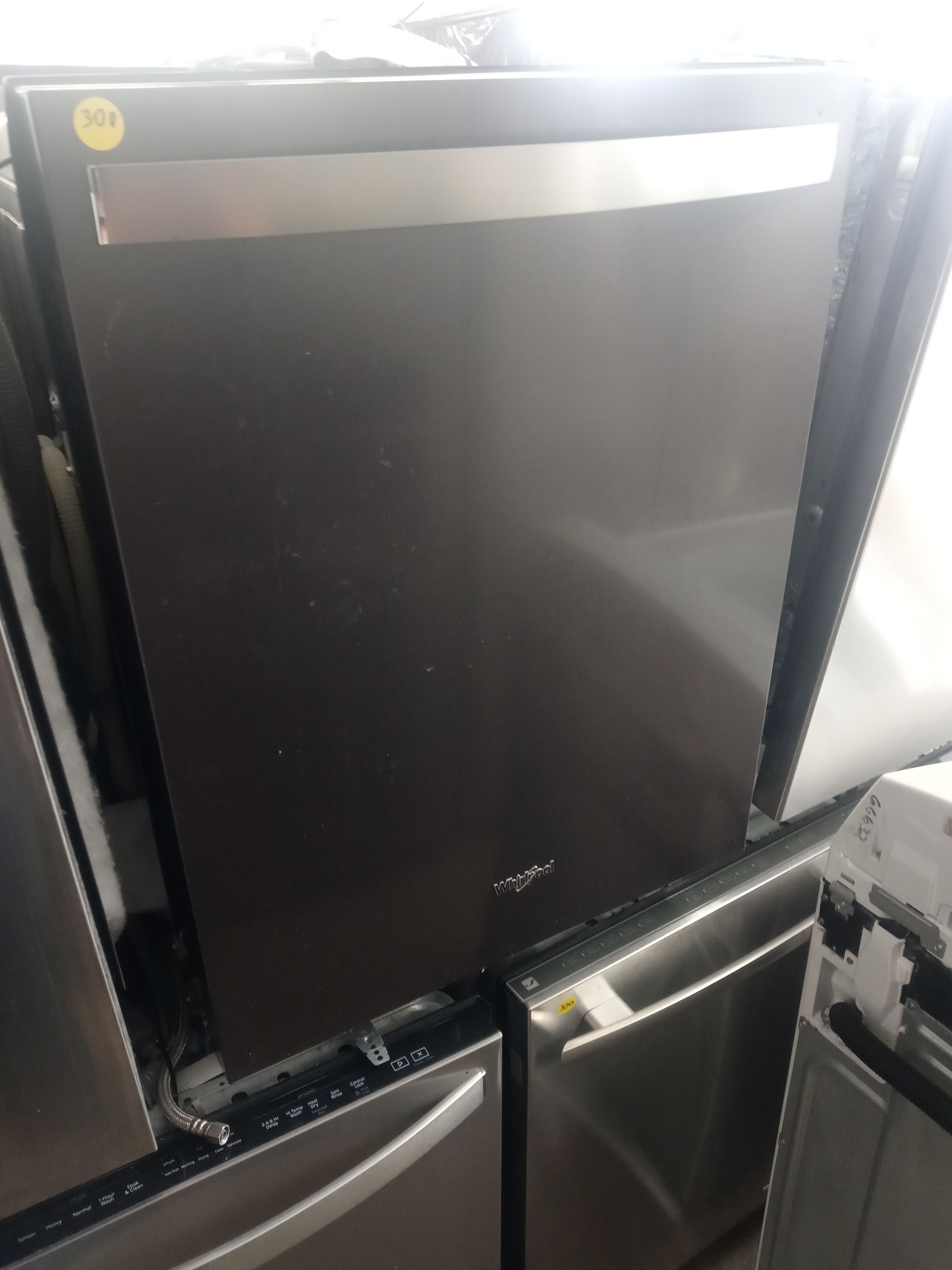 Whirlpool stainless steel dishwasher with stainless tub - Free delivery