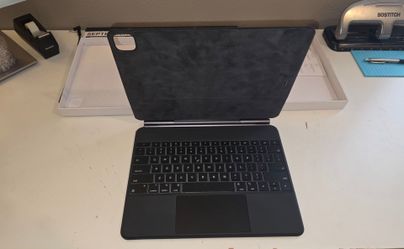 Runelk magnetic keyboard for 13 in ipad pro