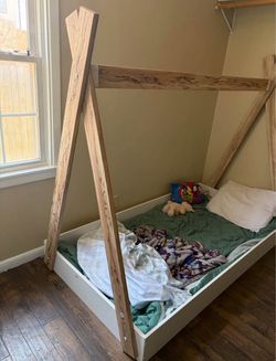 Toddler tent bed