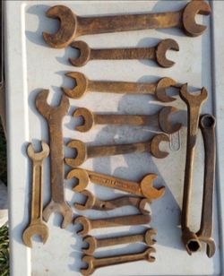 Vintage Antique Wrenches Large Collectible Tools 14 Pcs