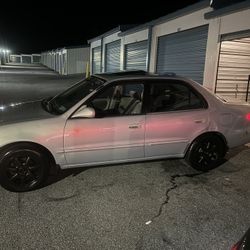2000 Toyota Corolla