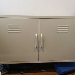 Metal locker storage cabinet 