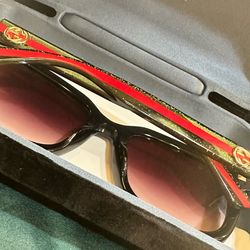 Gucci sun glasses