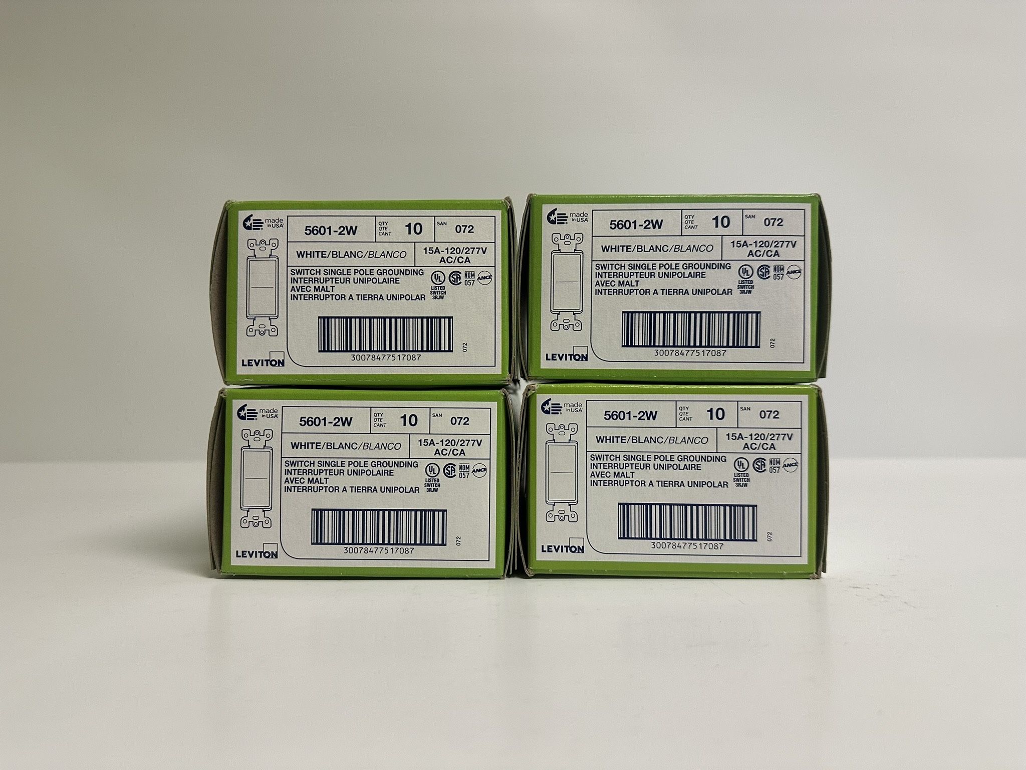 40 PK Leviton (5601 2W) 15A Switch 15A Single Pole Residential White