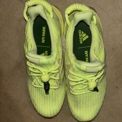 BEYOUNCE Adidas 4.5y 