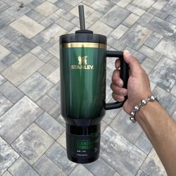 Stanley x Target x Wicked Flowstate Quencher 40oz Tumbler Elphaba