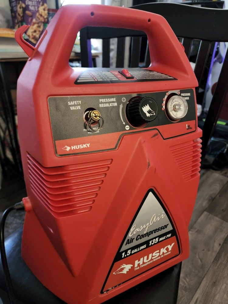 Black And Decker Air Station 120v Air Compressor for Sale in Las Vegas, NV  - OfferUp