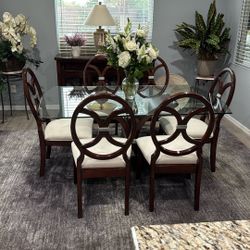 Dining Table And China Hutch Console (NEW)  500$