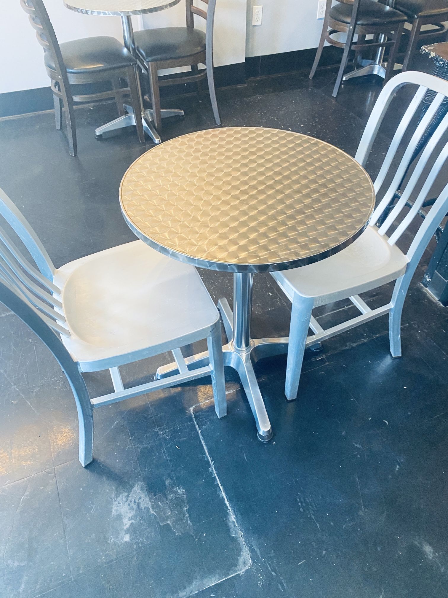 8 Metal Tables 