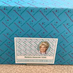 Madame Alexander Doll 18 In   Great Condition 