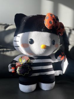 HELLO KITTY GREETER HALLOWEEN 🎃