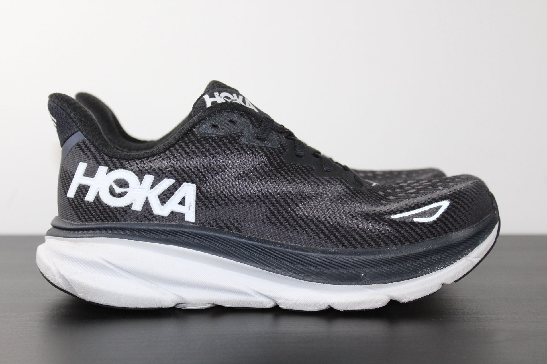 HOKA One One Women's Clifton 9 Black Running Shoes 1127896 BWHT – Sz 6.5B