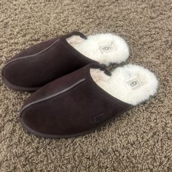 UGG Men’s slip on size 13 shearling slippers