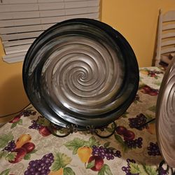 2 Decorative Plates On Stands