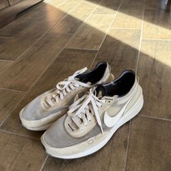 Men’s Nike Shoes Size 11