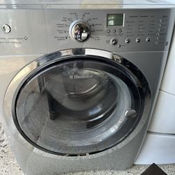 Electrolux 4.3 Cu Ft Front Load Washer 