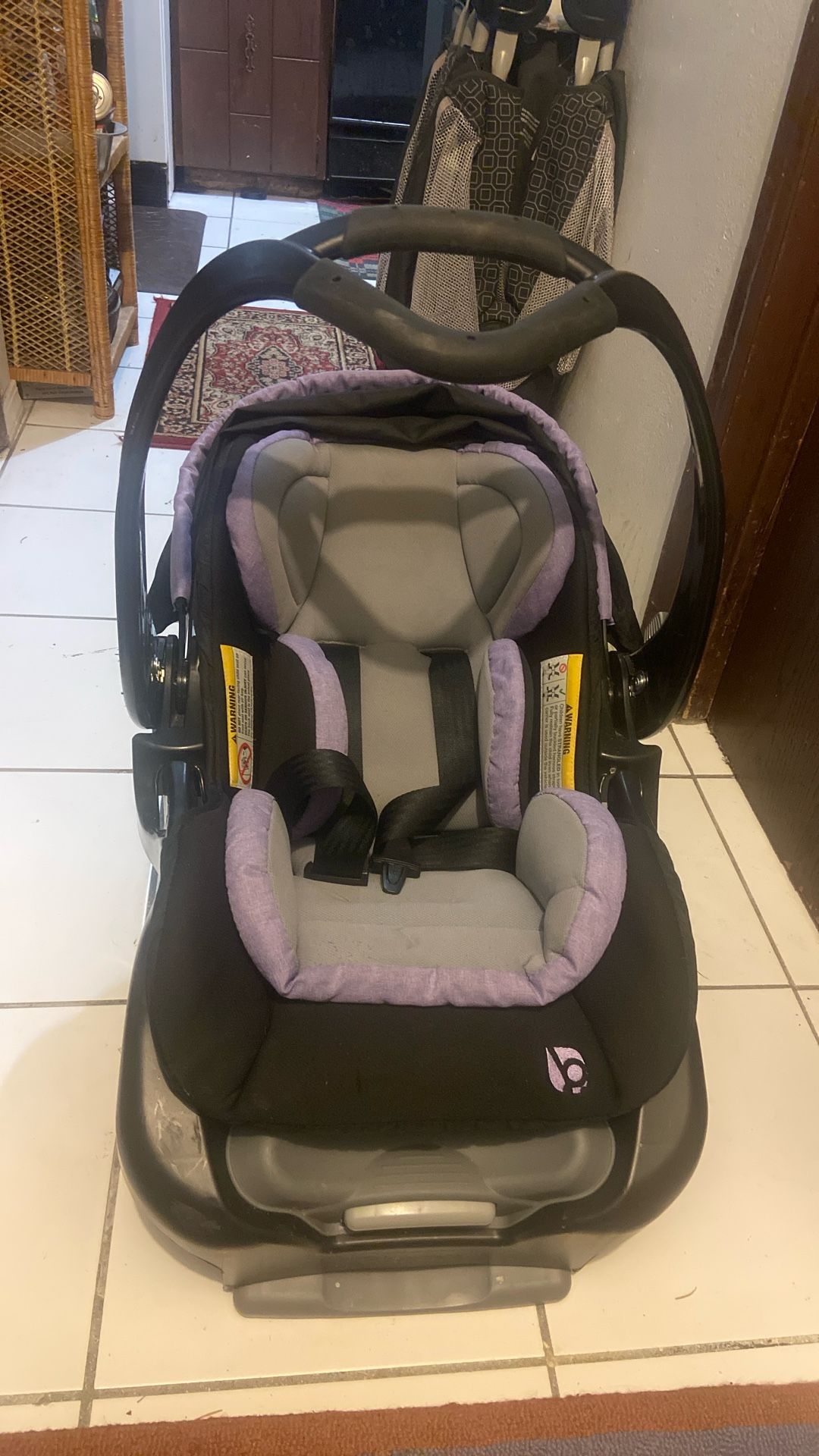 Baby Car Seat Price 30$. Pick Up. E.  Side.  Tacoma