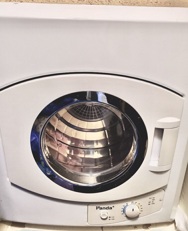 PANDA Small Portable Compact Apartment Studio Clothes DRYER 120v for