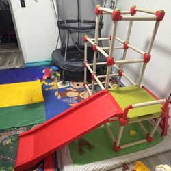 Lil' Monkey Climb N' indoor Slide Everest 