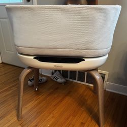 Graco Smartsense Soothing Baby Bassinet 