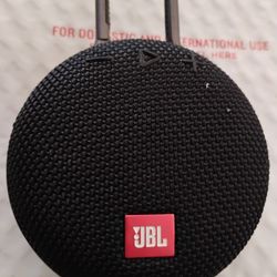 JBL Clip 3 Wireless Bluetooth Speaker (Black)