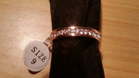 Rose gold ring