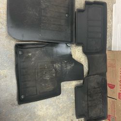 Free Hyundai Santa Fe Floor Matt