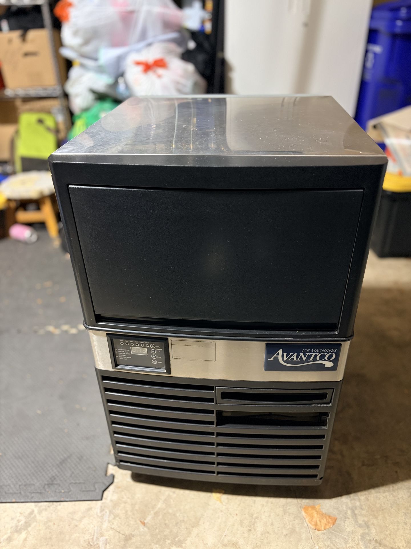 Avantco Commercial Ice Machine.
