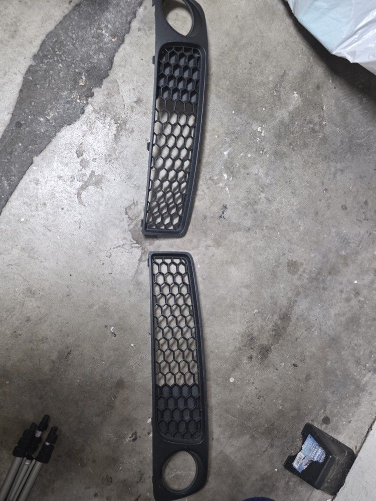 Pontiac G8 Lower Grills