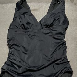 Women Swim Suit Size Small(4-6) For $15