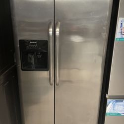 Frigidaire Stainless Steel Side By Side Fridge Like New 