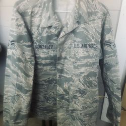 Army Men’s Coat.  S-m   (Gonzales)
