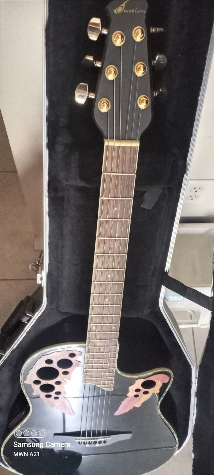 Ovation Acoustic/Electric Guitar Model CC44 Celebrity