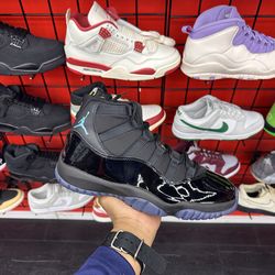 Jordan 11 Gamma men’s shoes size: 10