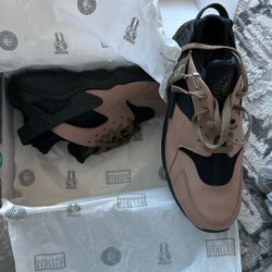 Nike Air Huarache LE