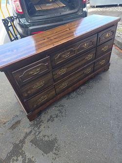 Oka 7 drawers Dresser.  Delivery Available For An additional fee